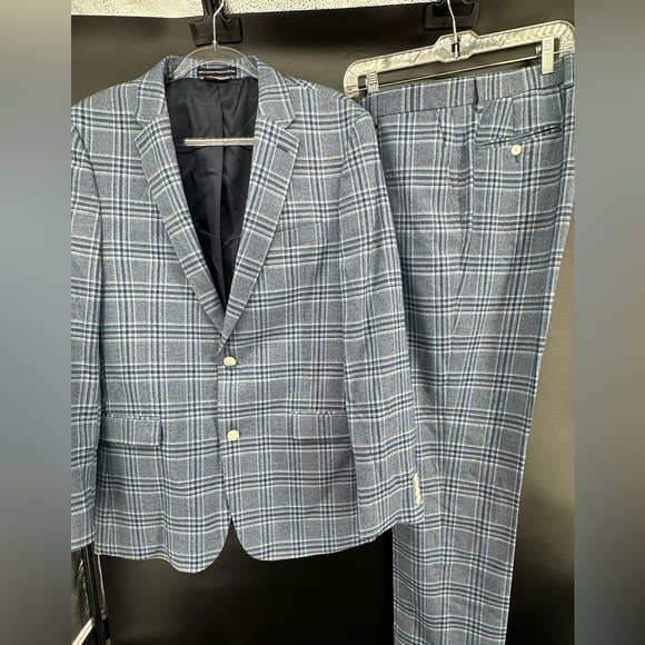Tommy Hilfiger Men's Blue Plaid Blazer/Pants 2pc Suit Size 42L 36x32